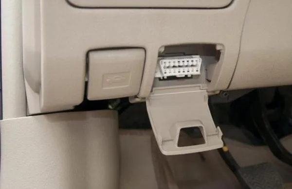 车辆 OBD 接口